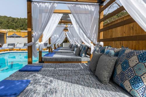 Hotel Skiathos Thalassa, Philian Collection