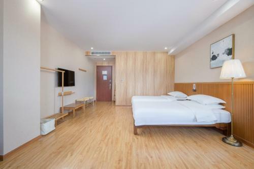 Floral Hotel Wuxi Chanfeng Xiaozhu Lingshan Town