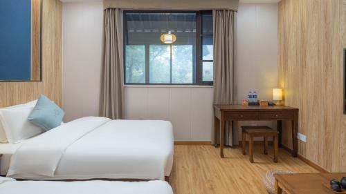 Floral Hotel Wuxi Chanfeng Xiaozhu Lingshan Town