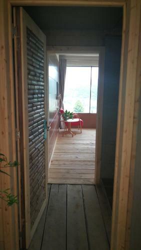 Green Hostel & Sunny Guesthouse