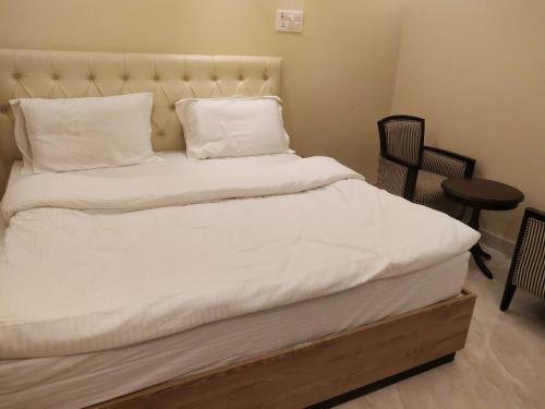 Hotel The Royal Chandra