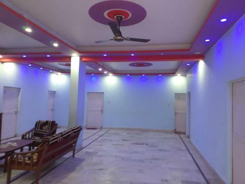 Hostal Sarika Century Home Stay