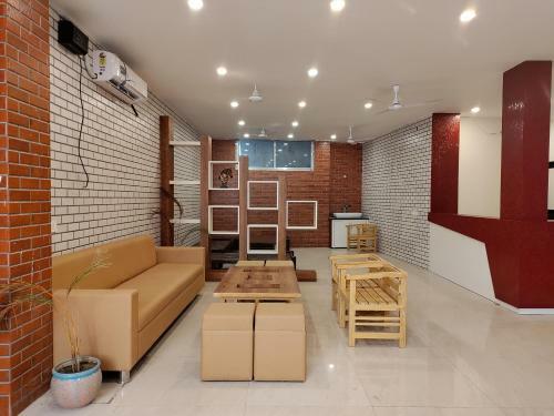 Tatsat Hostel Tapovan