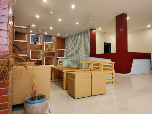 Tatsat Hostel Tapovan