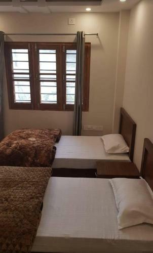 Hostal Tapovan Guest House