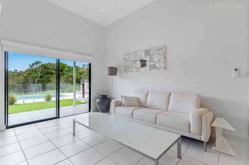 Beach-front 3-bed Home With Stunning View And Pool