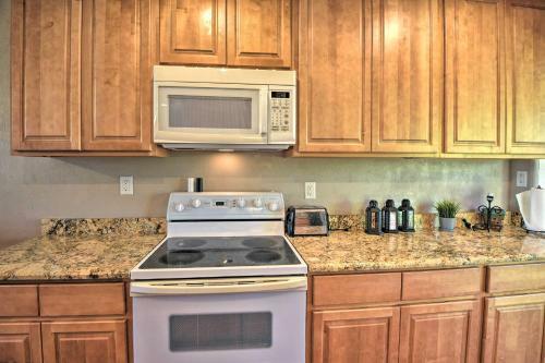 Sunny Ormond Beach Getaway, Blocks To Ocean