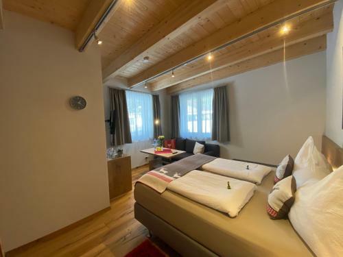 Hostal Alpenperle