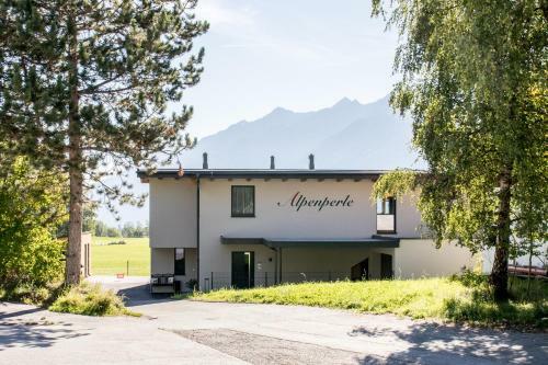 Hostal Alpenperle