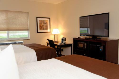 Hotel Boulders Inn & Suites