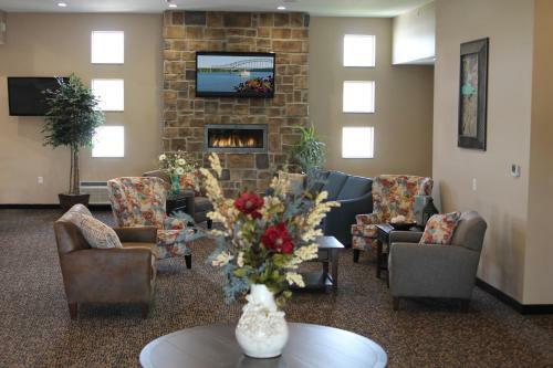 Hotel Boulders Inn & Suites
