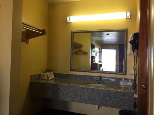 Motel Royal Inn Pearsall