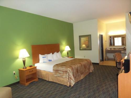 Hotel Baymont Inn & Suites