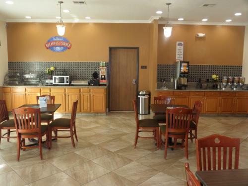 Hotel Baymont Inn & Suites