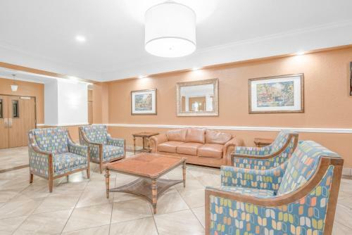 Hotel Baymont Inn & Suites