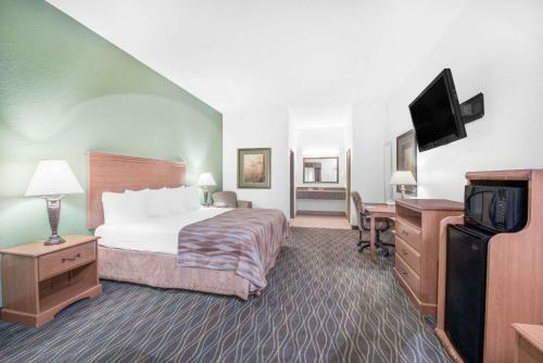 Hotel Baymont Inn & Suites
