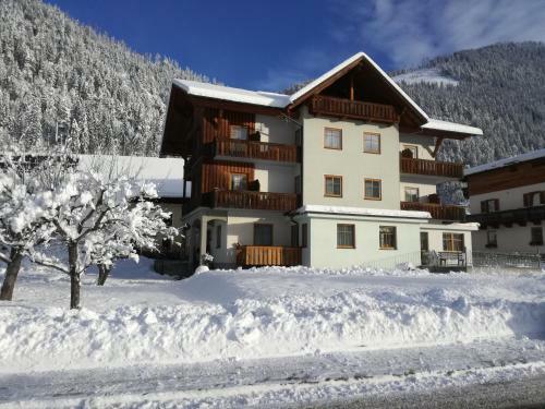 Hostal Pension Haus Edelweiss