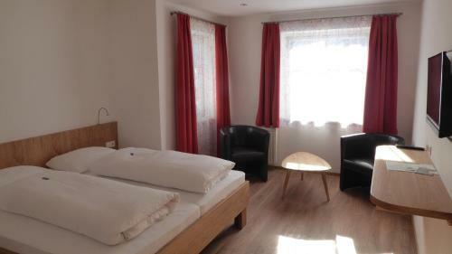 Hostal Pension Haus Edelweiss