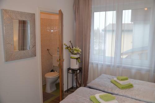 Hostal Pension & Restaurant La Amalia