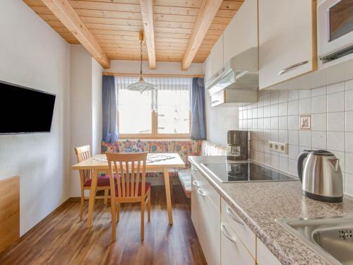 Pleasant Apartment In L�ngenfeld With Ski Storage