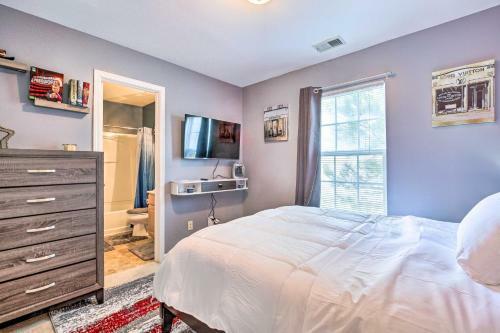 Atlanta Townhome With Patio About 9 Mi To Downtown!