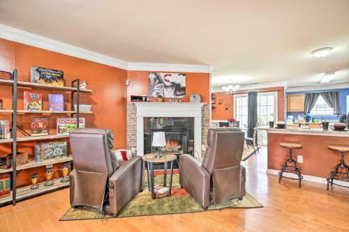 Atlanta Townhome With Patio About 9 Mi To Downtown!