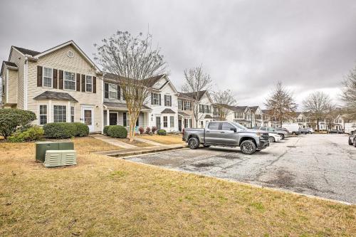 Atlanta Townhome With Patio About 9 Mi To Downtown!