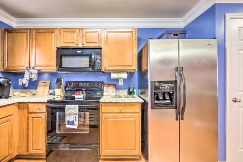 Atlanta Townhome With Patio About 9 Mi To Downtown!