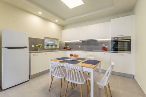 Seashell Apt 2