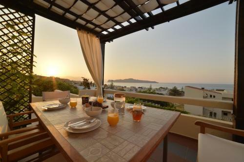 Seaview Garden Villa - Heated Pool