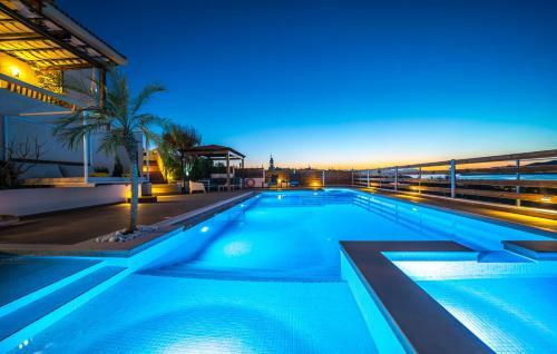 Seaview Garden Villa - Heated Pool
