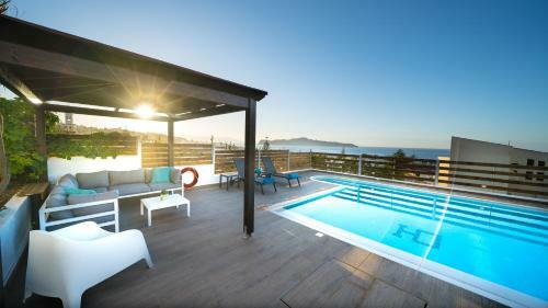Seaview Garden Villa - Heated Pool