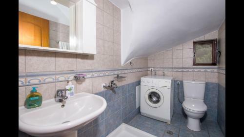 Villa Dimosthenis 4 Bedrooms With Private Pool