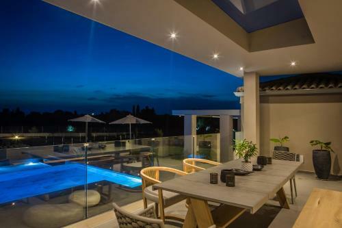 Superior Luxury Villa With Private Pool!