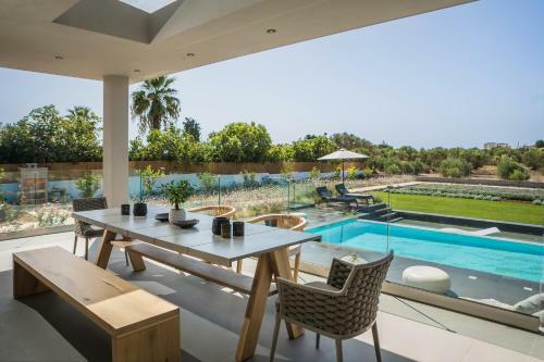 Superior Luxury Villa With Private Pool!