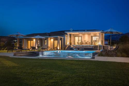 Superior Luxury Villa With Private Pool!