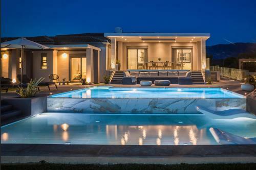 Superior Luxury Villa With Private Pool!