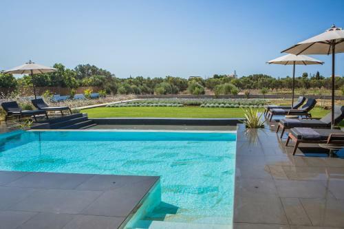 Superior Luxury Villa With Private Pool!