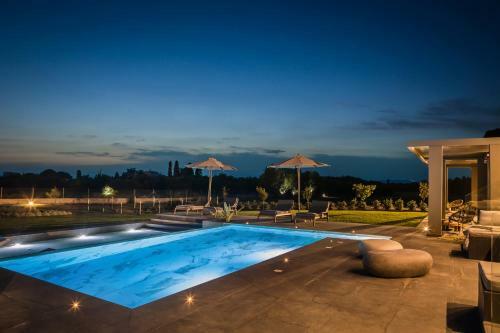 Superior Luxury Villa With Private Pool!