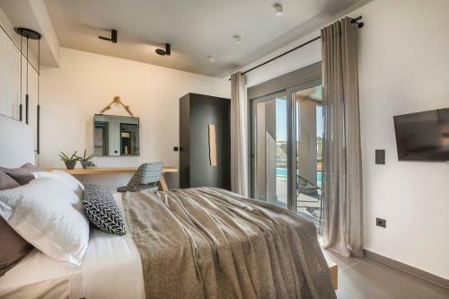 Superior Luxury Villa With Private Pool!