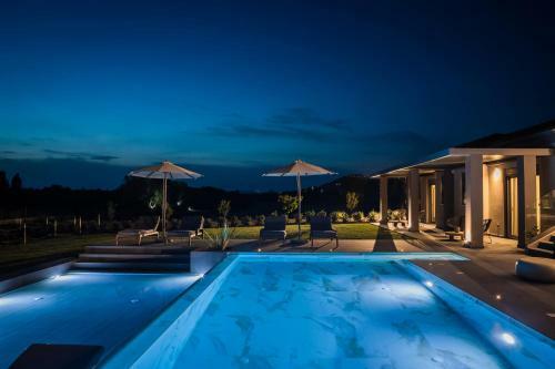 Superior Luxury Villa With Private Pool!