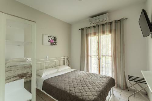 Lefkis Apartments & Studios