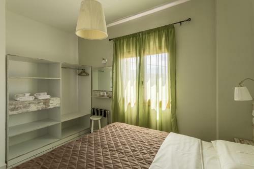 Lefkis Apartments & Studios