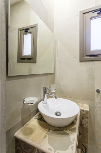 Lefkis Apartments & Studios