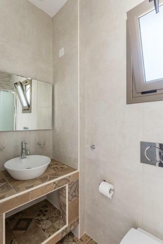 Lefkis Apartments & Studios