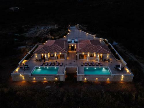 Manazil Mani - Luxury Villas