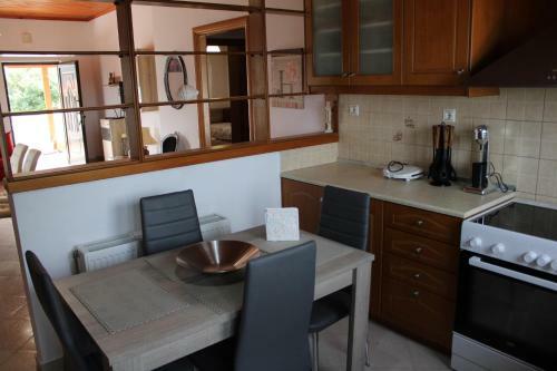 K N A Traditional Cottage