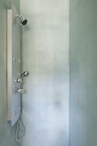 Zen Minimal Luxury Housing Tyros