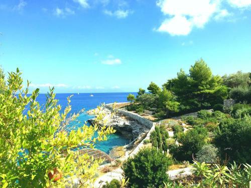 Villa Dinos