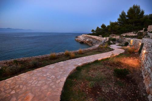 Villa Dinos